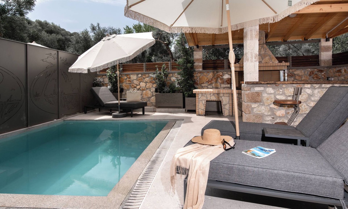 Katomerion Apartment | Suite 4 – Elegant & Serene Hideaway I September15 Suites