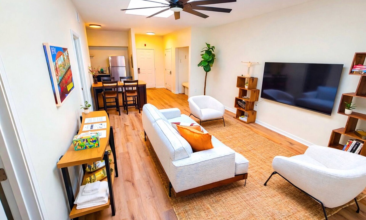 Oread Apartment | Suite above Mass - C4