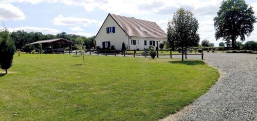 Saint-Yan Bed & Breakfast | Suite climatisée 60M2 1 grande chambre LE CLOS DES PRAIRIES