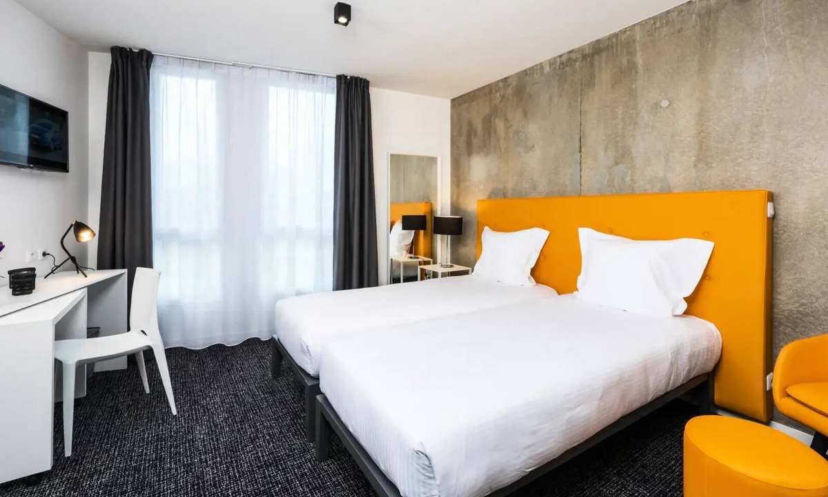 Talence Apartment | Suite for 2 People - Twin Beds