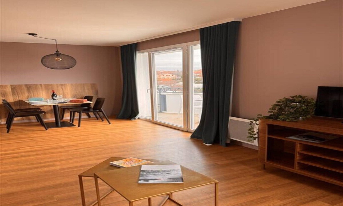 Chatel-Guyon Apartment | Suite in Premier Thermal Spa Resort