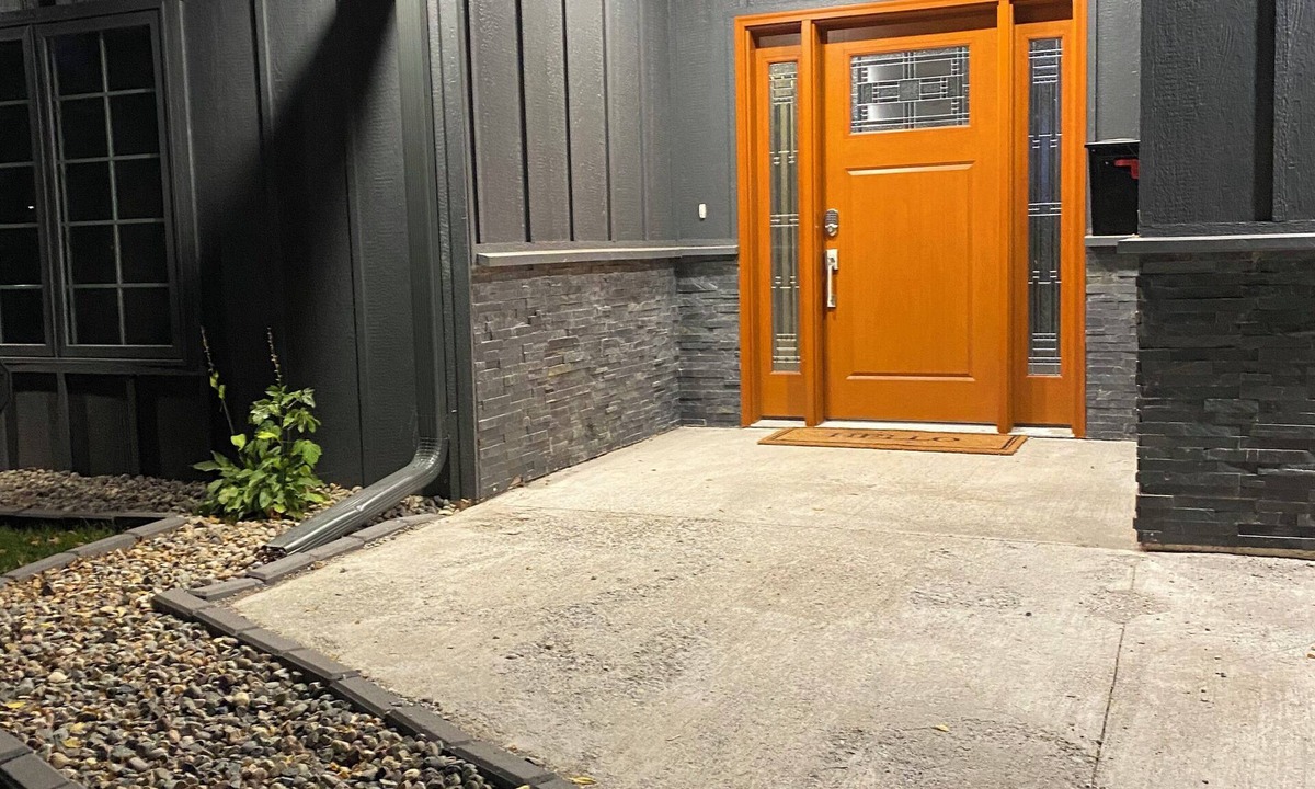 Superior House | Suite on Banks Ave.