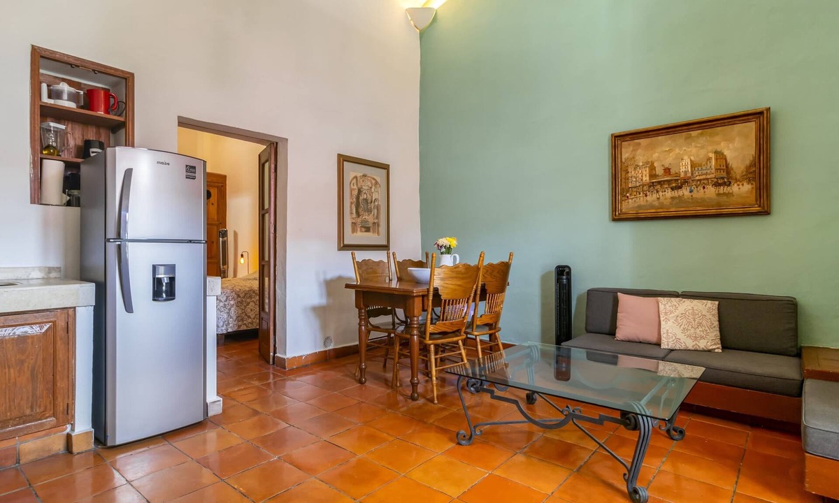 La Cruz Apartment | Suite on main street in Historic Downtown WIFI