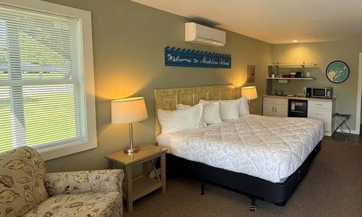 Madeline Island Apartment | Suite Three at La Pointe Lodging