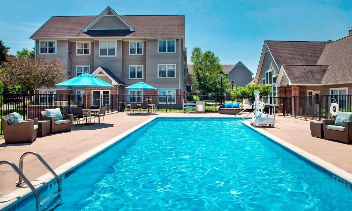 Bethlehem Hotel | Suite w/Complimentary Breakfast! | America on Wheels Museum - 4.2 miles