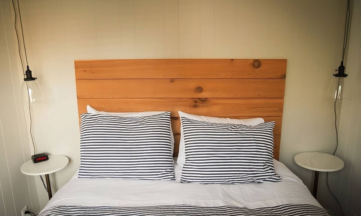 Long Beach Hotel | Suite w/Kitchenette at Boardwalk Cottages, Pet-friendly Property, Free Parking