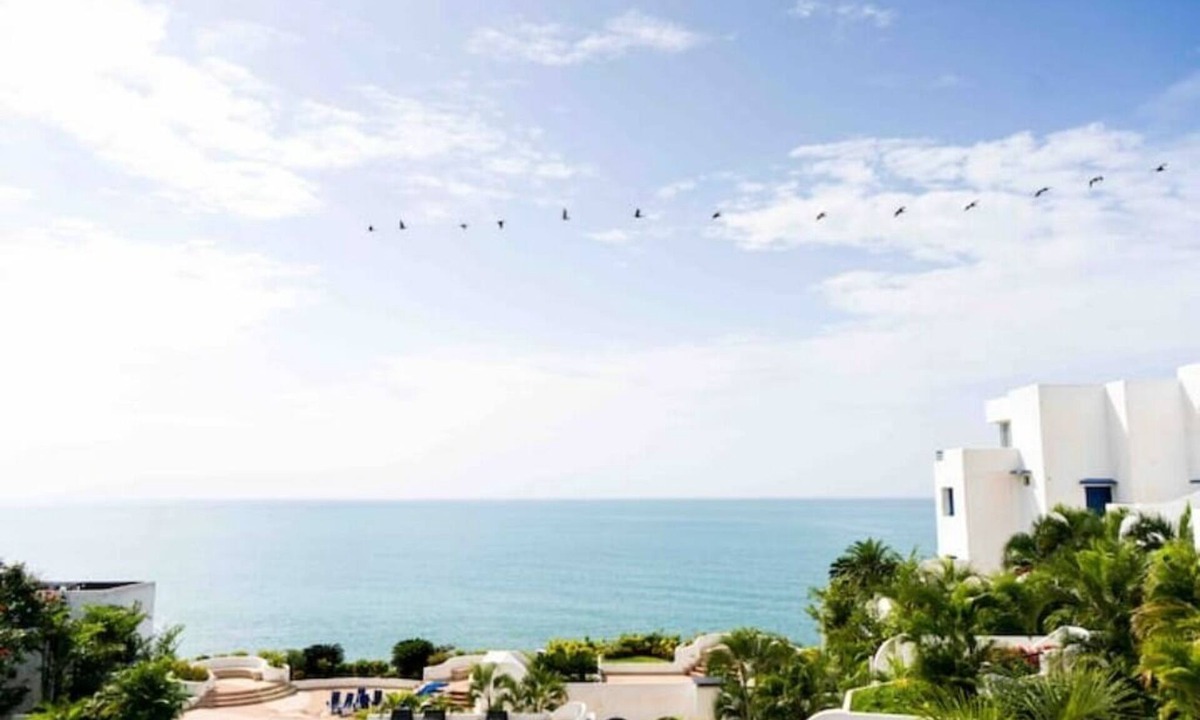 Same Apartment | Suite with excellent view near the beach WI-FI
