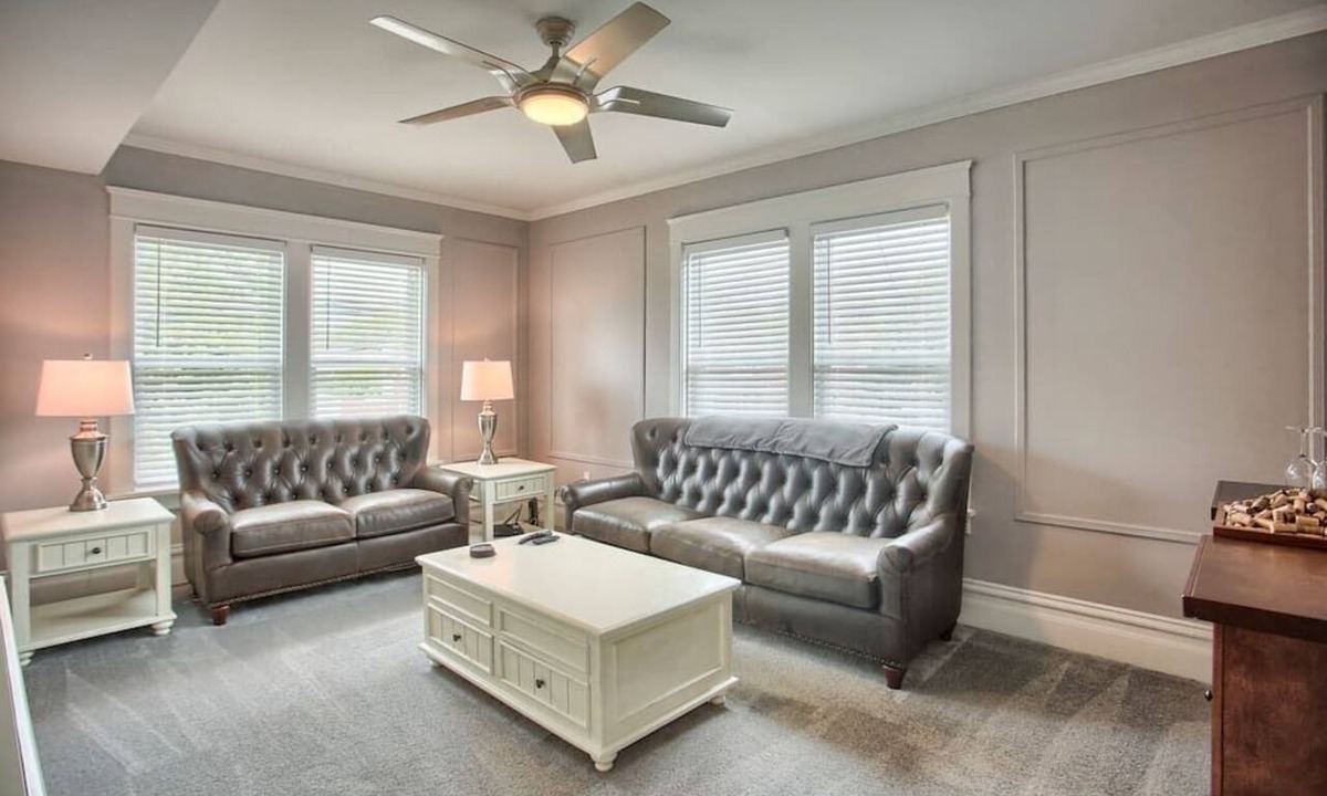 Harrisburg Apartment | Suites on Seneca - Beautiful 1 Bedroom Apartment