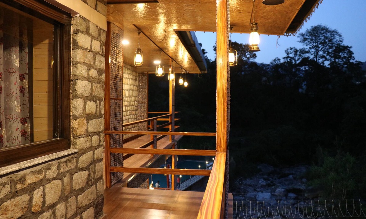Shivanandi Hotel | SUKOON DK