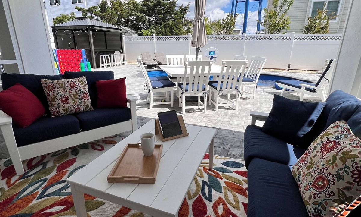 Holgate House | SUMMER 2026 AVAILABILITY - Beach Getaway w/Pool + Hot Tub: Perfect for families