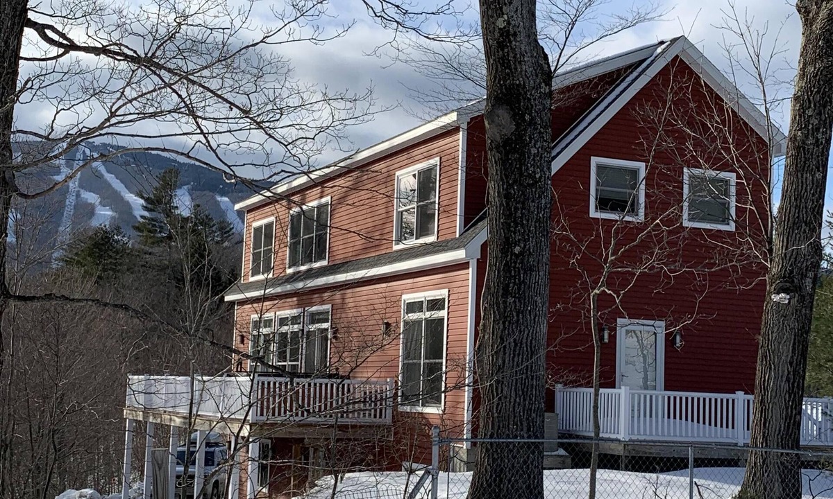 Ludlow House | Summer 2026 is here! Try mountain biking at Okemo or hike the Green Mountains!