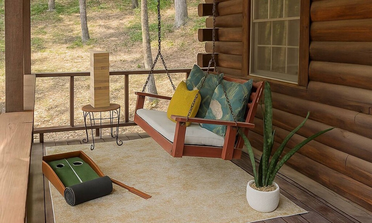 Eureka Springs Cabin | Summer Break Swing Hot Tub Firepit Grill
