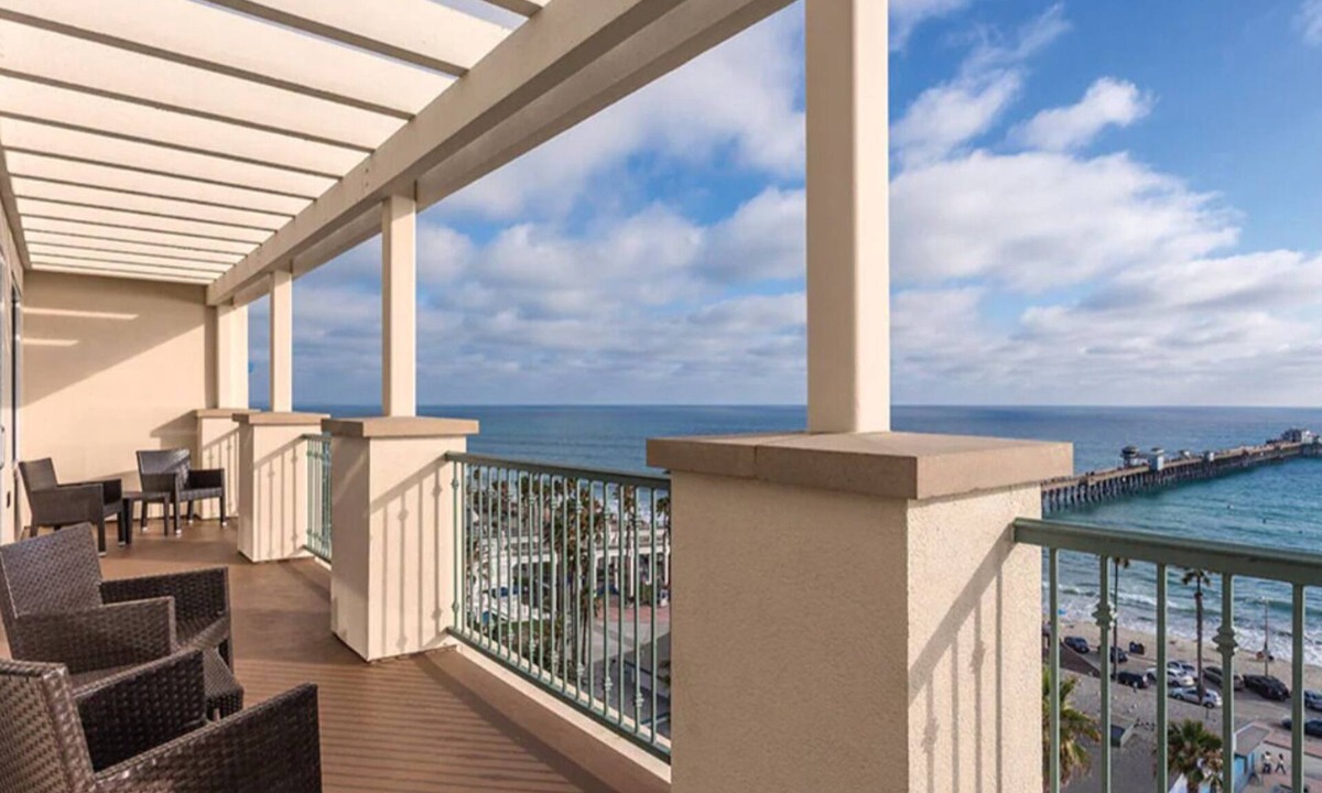 Oceanside Resort | Summer in Oceanside - Aug. 24-30 - 2Bed/2Bath Deluxe Room next to the Beach!