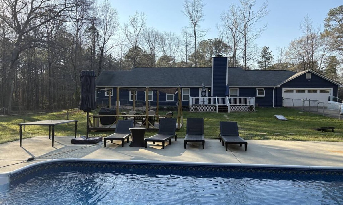 Athens House | Summer Serenity