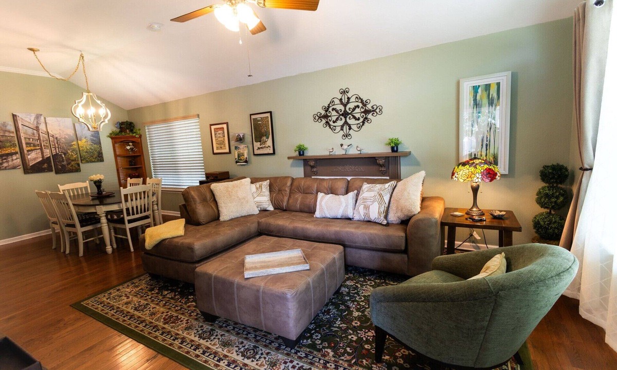 Thompson's Station House | Summer Special Pricing for Cozy Cool Comfort in Your Spring Hill Haven