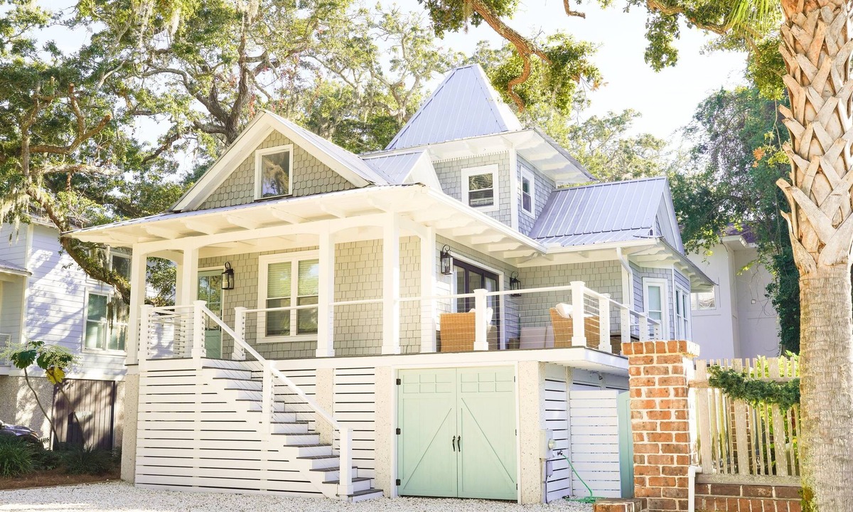King City House | Summer Special! Beach House w Pool Steps from pier