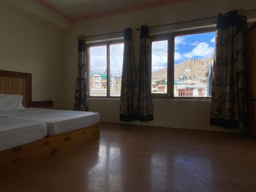 Leh Hotel | Summer Villa