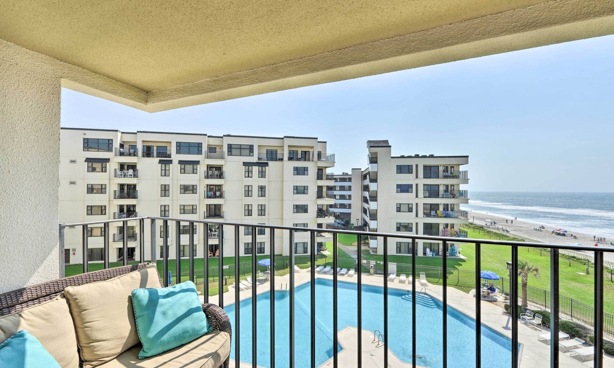Indian Beach Apartment | Summer Winds Resort Condo w/Ocean Views!