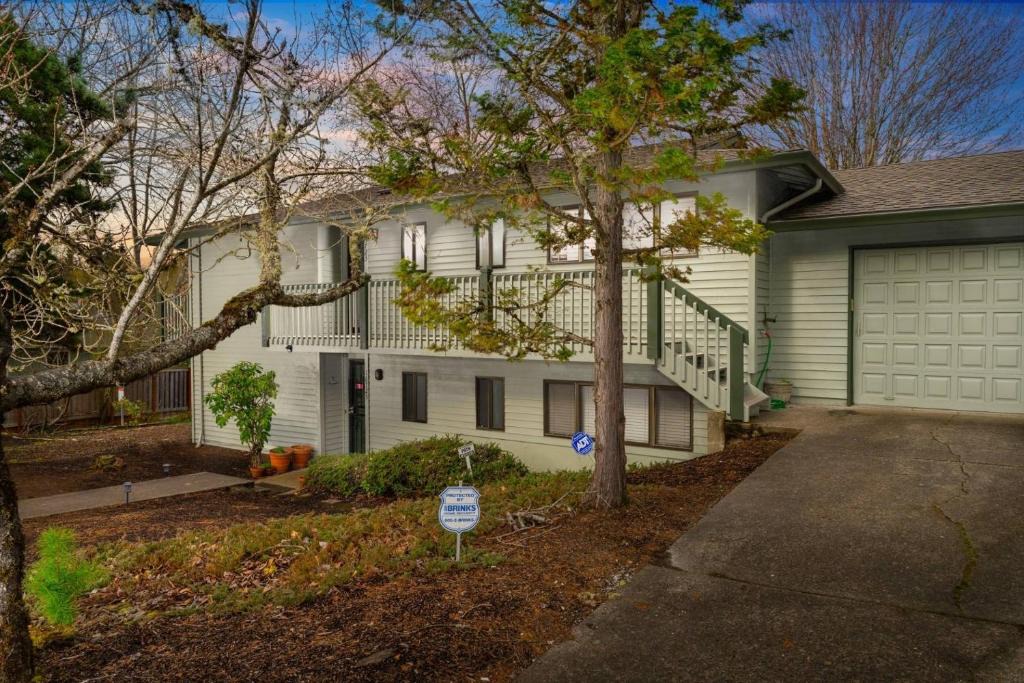 Beaverton House | Summercrest Cottage