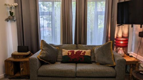 Gwersyllt House | Summerhill, Wrexham - Key Worker friendly
