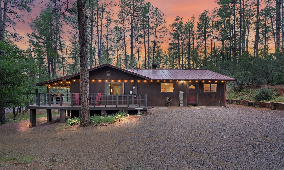 Strawberry Cabin | Summers Rest Mountain Cabin in the Pines