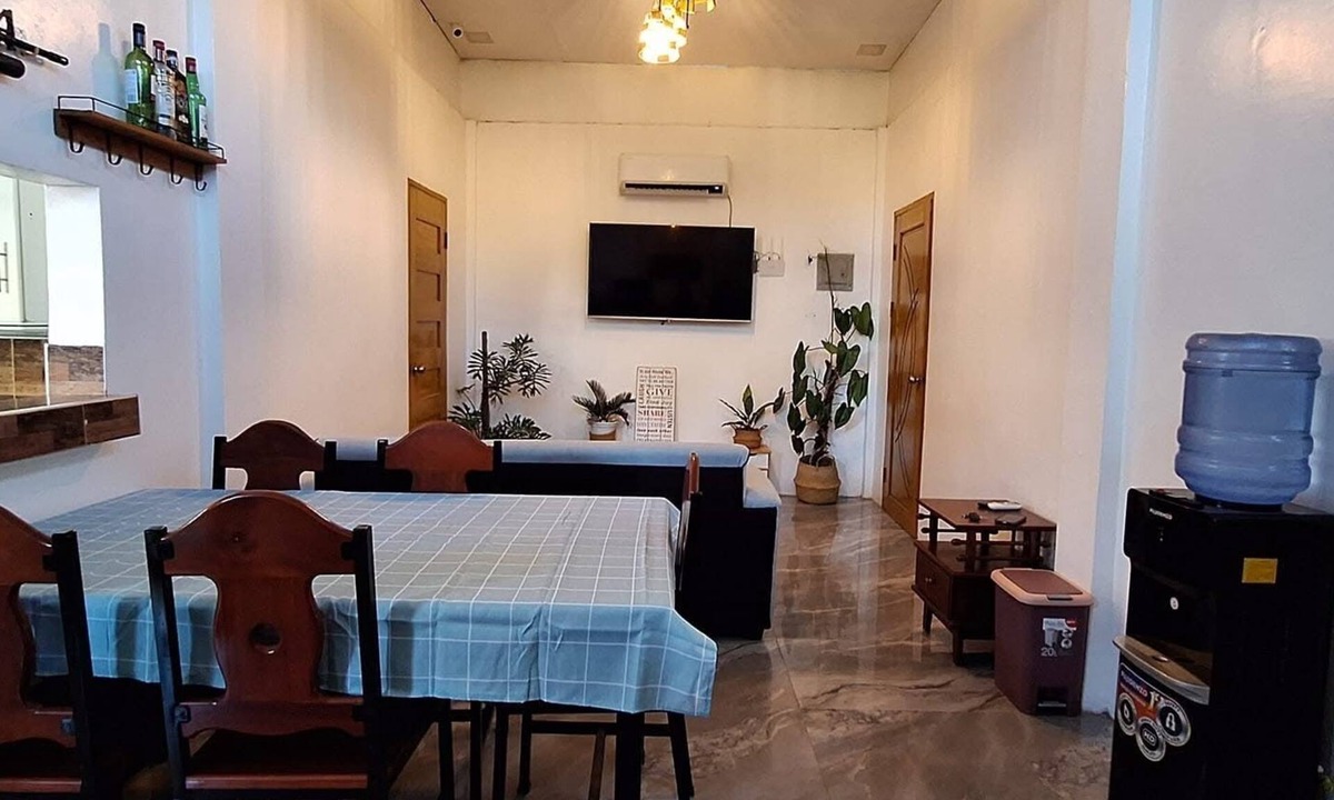 Digos City House | Summers Transient house with AC, WiFi in tranquil Digos City