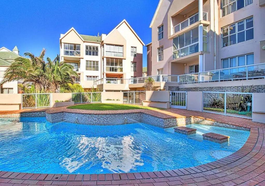 Pollok Beach Apartment | Summerseas Units