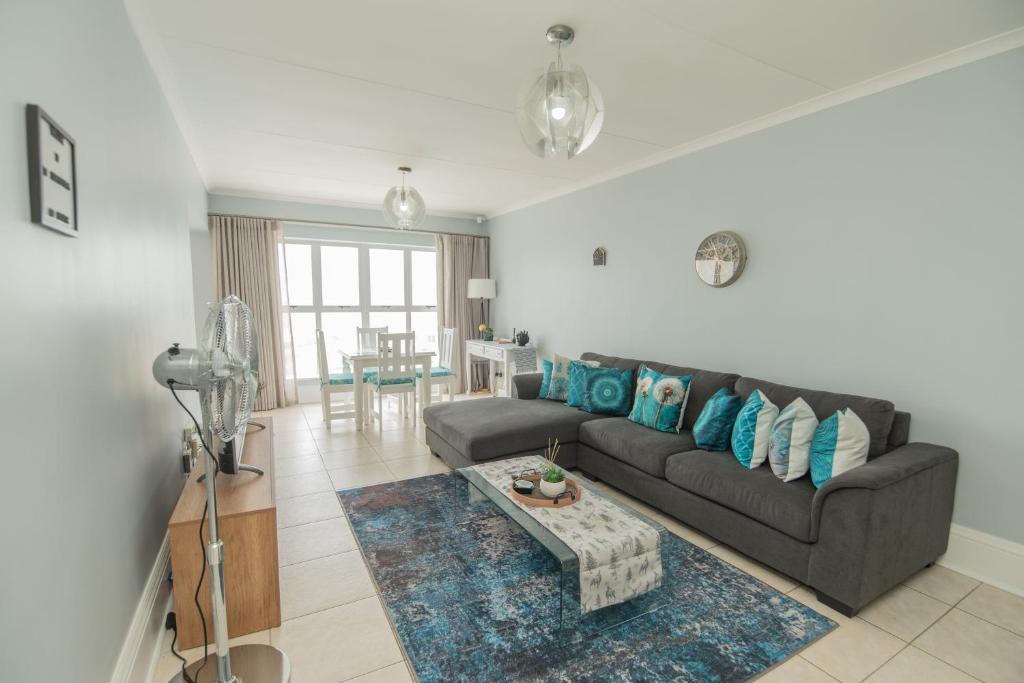 Pollok Beach Apartment | Summerseas Views