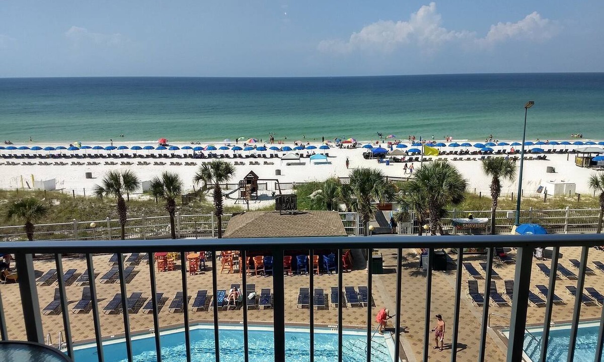 Panama City Beach Condo | Summit 519 1 BR+Bunks Remodeled Early Booking Discounts 2 Free Beach Chairs