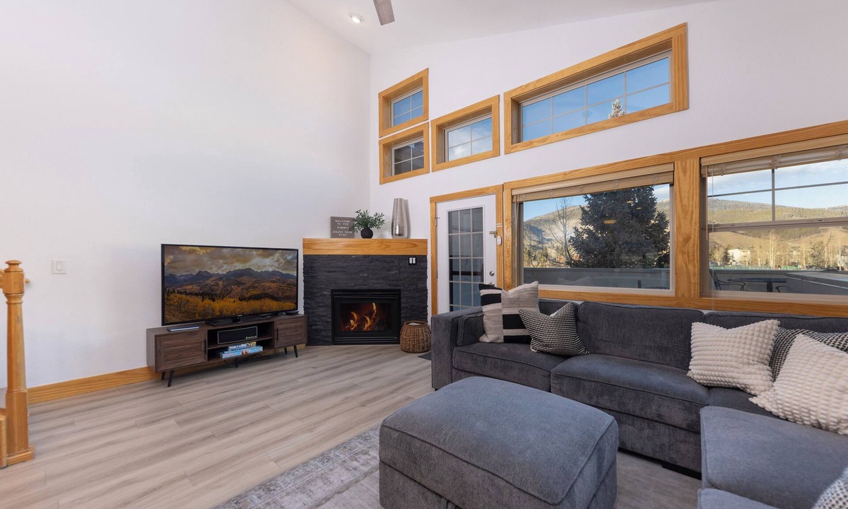 Dillon Condo | Summit County Basecamp: Escape to the Mountain Lake! Garage-Grill-In Town!