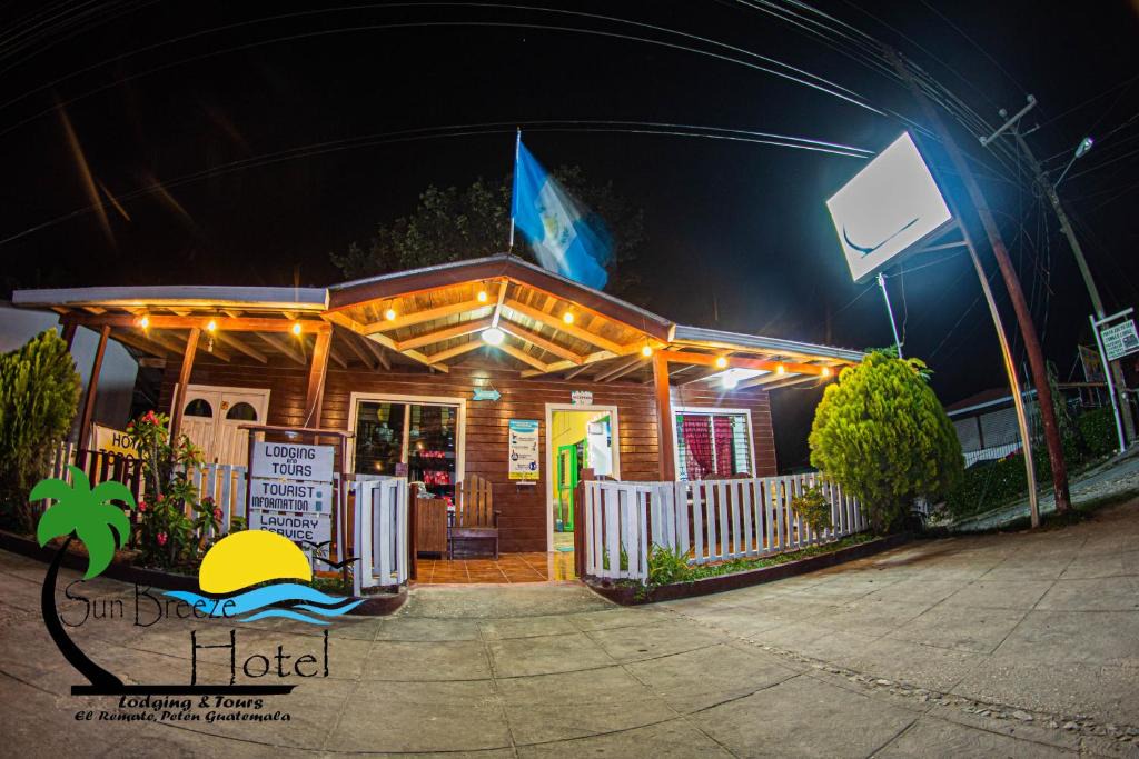 El Remate Hotel | Sun Breeze Hotel