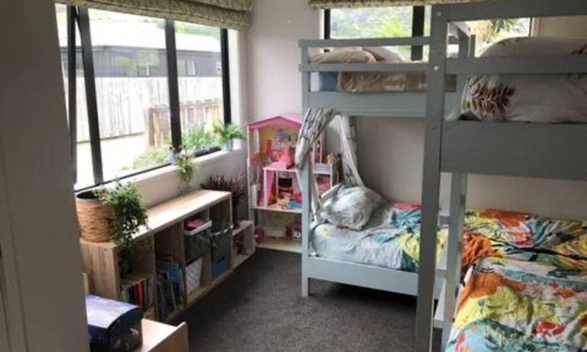 Lake Hayes House | Sun drenched 4 bed house, sleeps 10