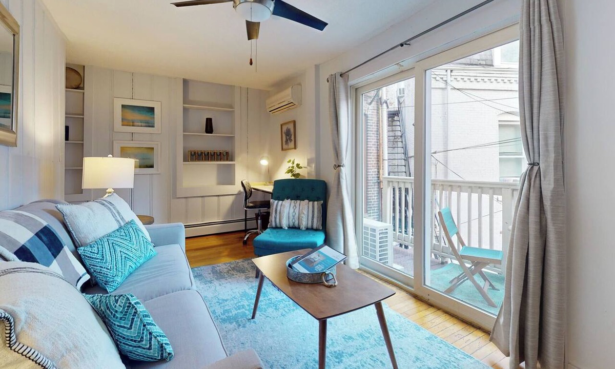 Emerson Gardens Apartment | Sun-filled 1 bed, 1 bath in Brookline Village