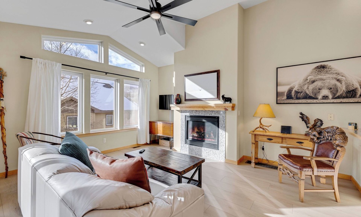 Wildernest House | Sun-Filled 3 Bed/2.5 Bath Near Top Ski Resorts