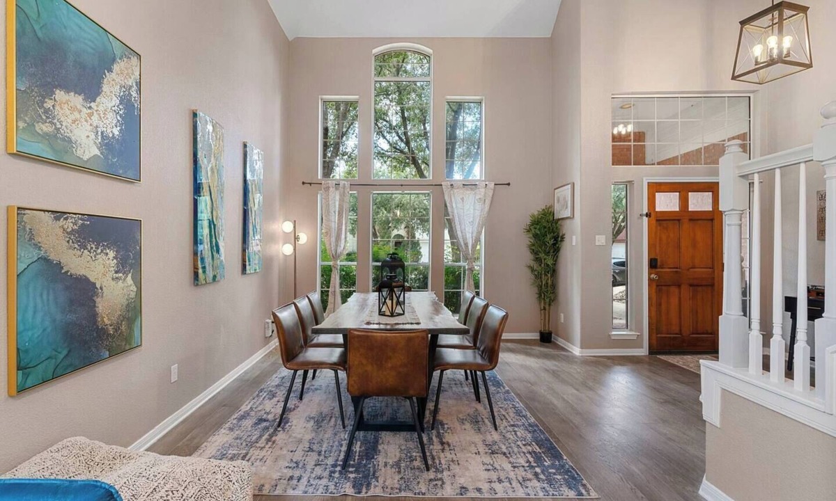 Round Rock House | Sun Filled Home Pool & HotTub Gameroom