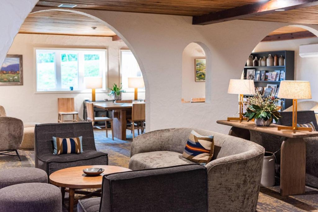 Bromley Mountain Hotel | Sun Lodge, an Ascend Collection Hotel