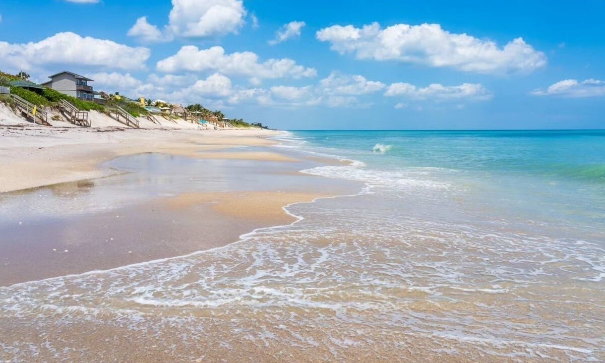 Ocean Side Village Condo | Sun, Sand & Serenity - Walk to Beach Retreat - 1 bedroom w/sofa bed retreat.