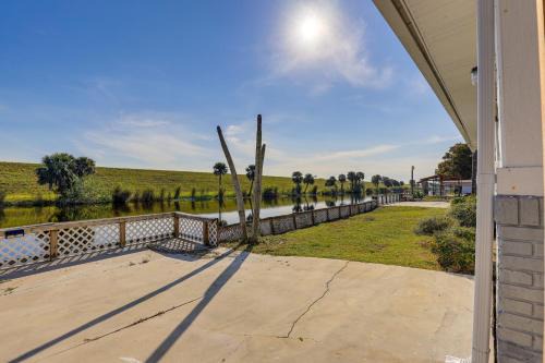 Okeechobee House | Sun-Soaked Okeechobee Retreat w/Canal Views!