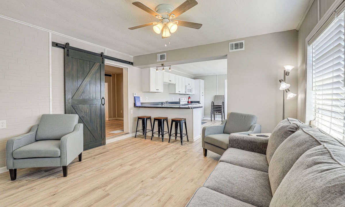 Okeechobee Cottage | Sun-soaked Okeechobee Retreat w/Canal Views!