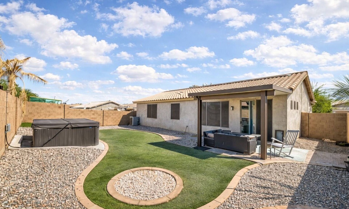 Ashton Ranch House | Sunbeam Sanctuary | 4b2b | Pet Friendly | Hot Tub in Surprise