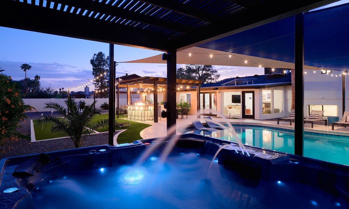 Sunburst Estates Cottage | Sunburst Estate - Pool - Hot Tub - Tons of Games!