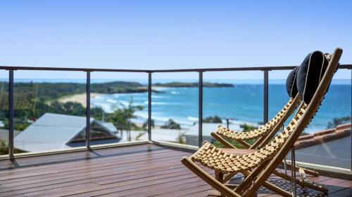 Emerald Beach House | Sundecks Beachside Escape - Luxury at Emerald