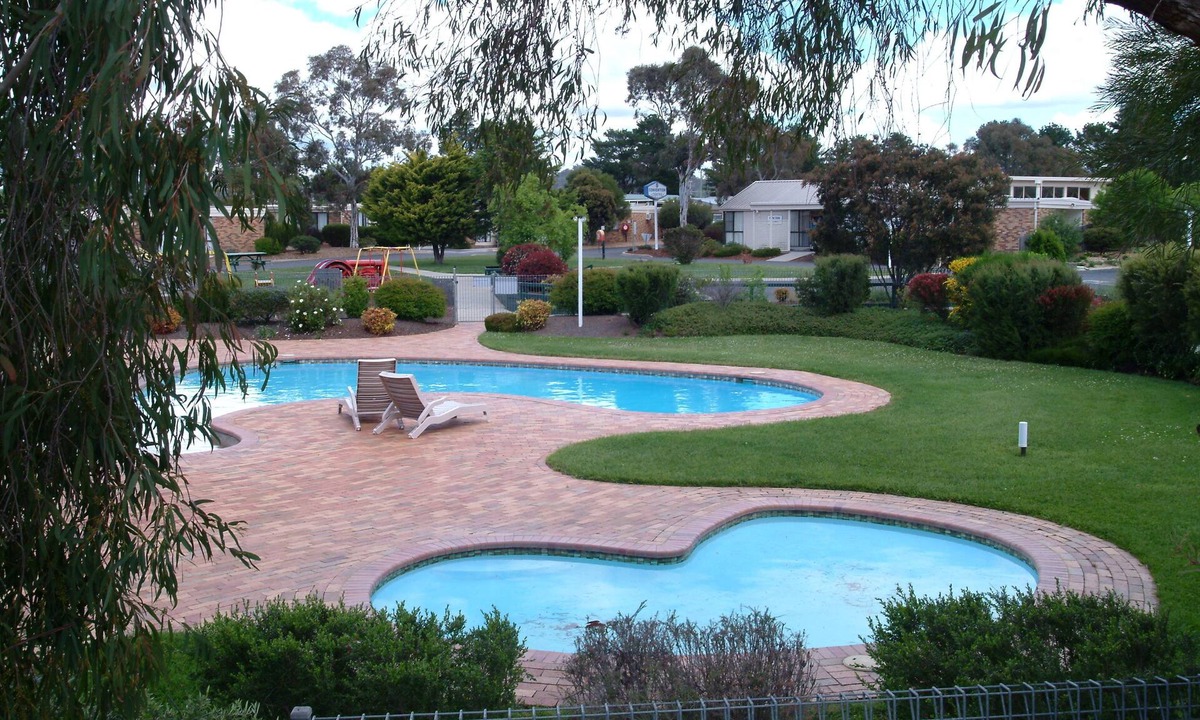 Symonston Hotel | Sundown Villas