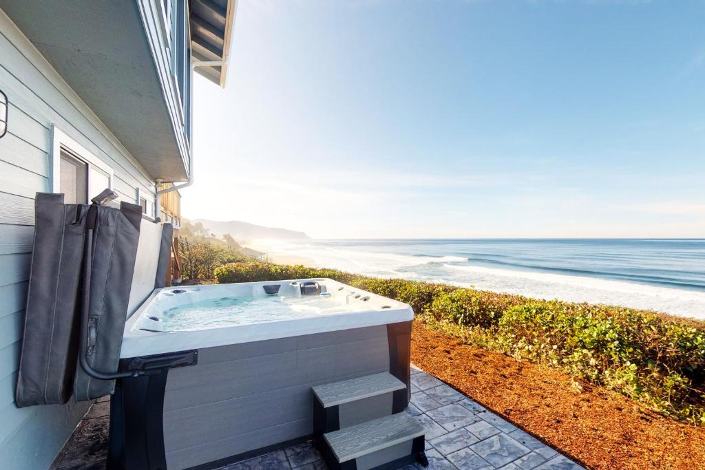 Cloverdale House | Sundown Vistas