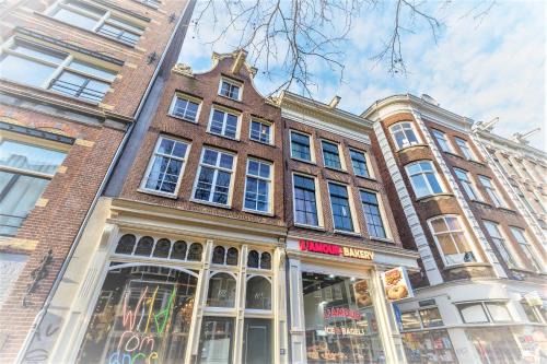 Burgwallen Nieuwe Zijde House | Sunflower Amsterdam
