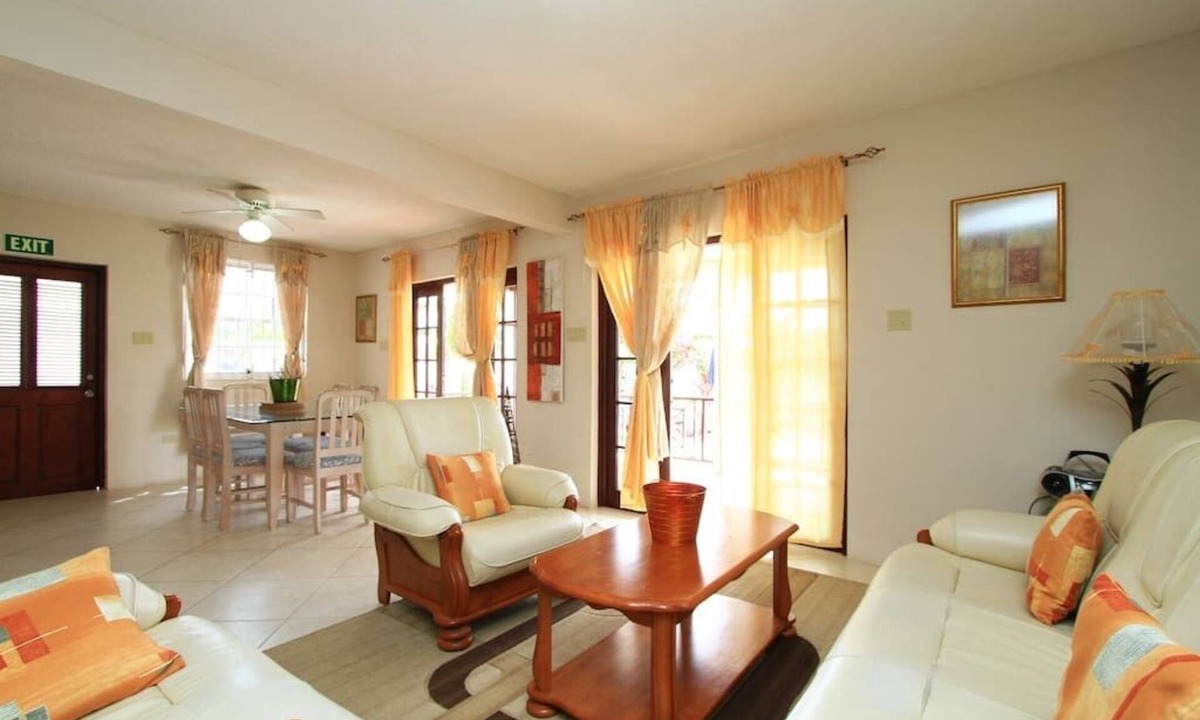 Douglas Apartment | Sungold House: Ginger Lily Apartment