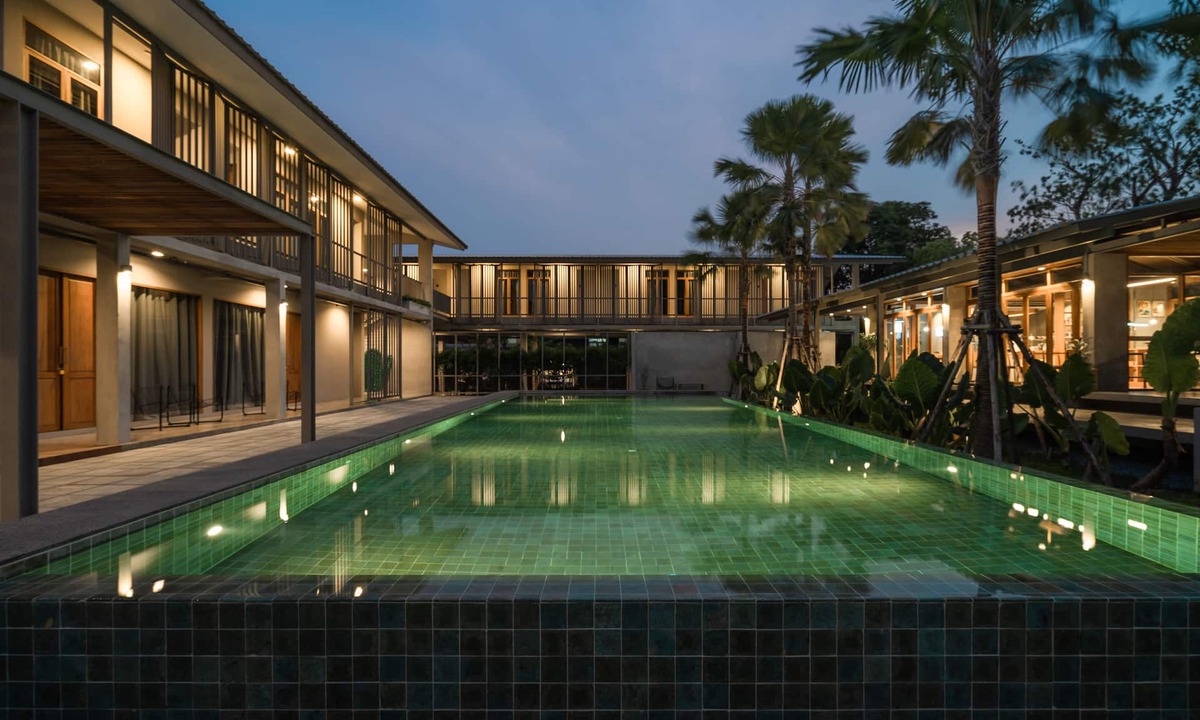Chim Phli Hotel | SUNKISS pool.bed.cafe