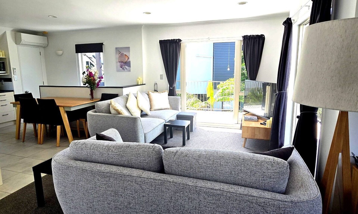 Mount Maunganui House | Sunkist tranquility in Mount Maunganui's Golden Triangle