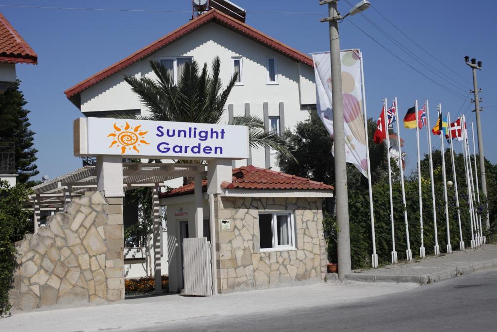 Side Hotel | Sunlight Garden Hotel