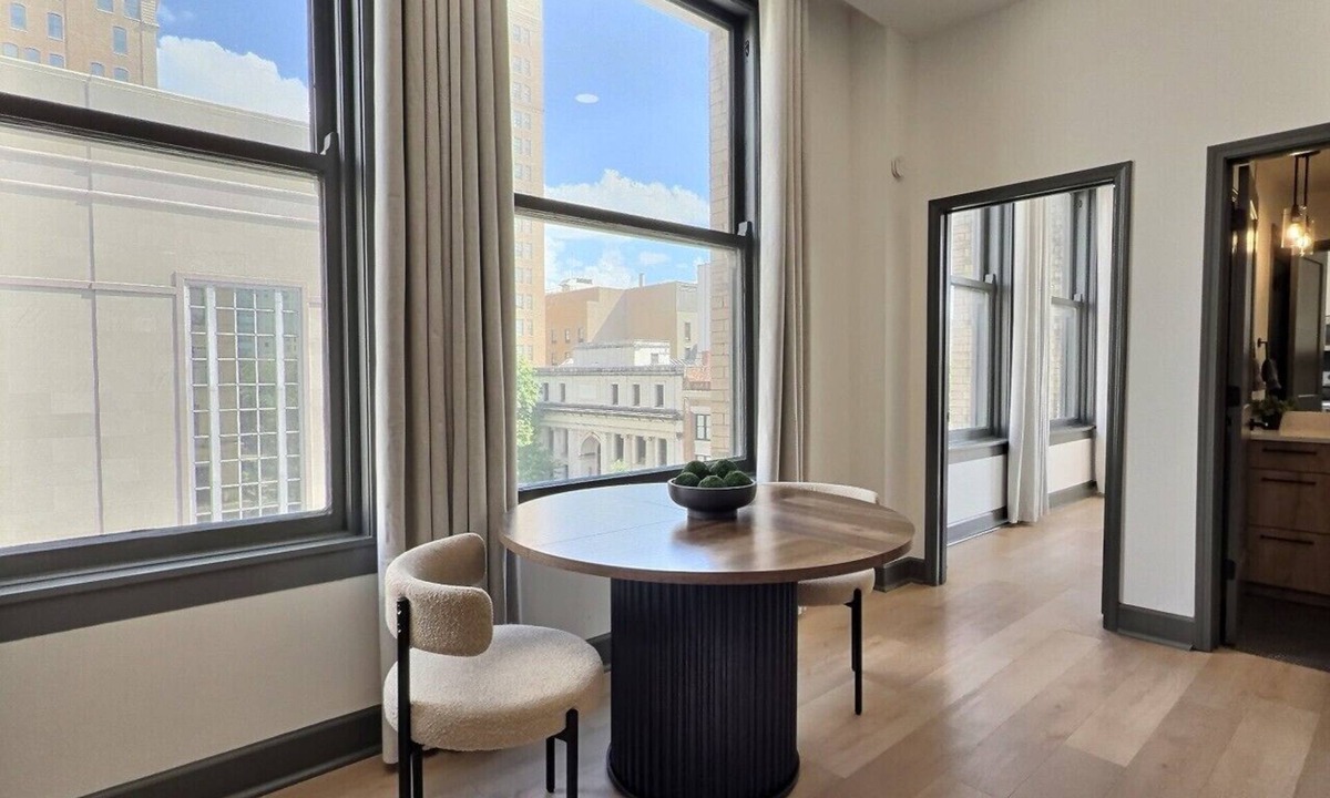 Civil Rights Historic District Apartment | Sunlit downtown loft, walk to theatres